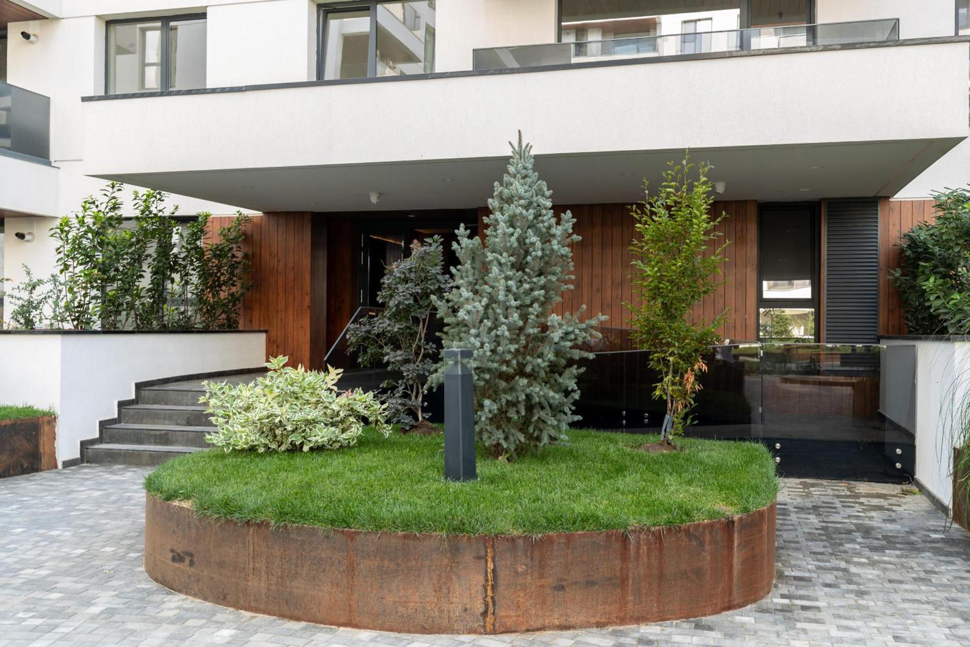Stylish 1br With Balcony In Vibrant Business Area Apartment Bucharest