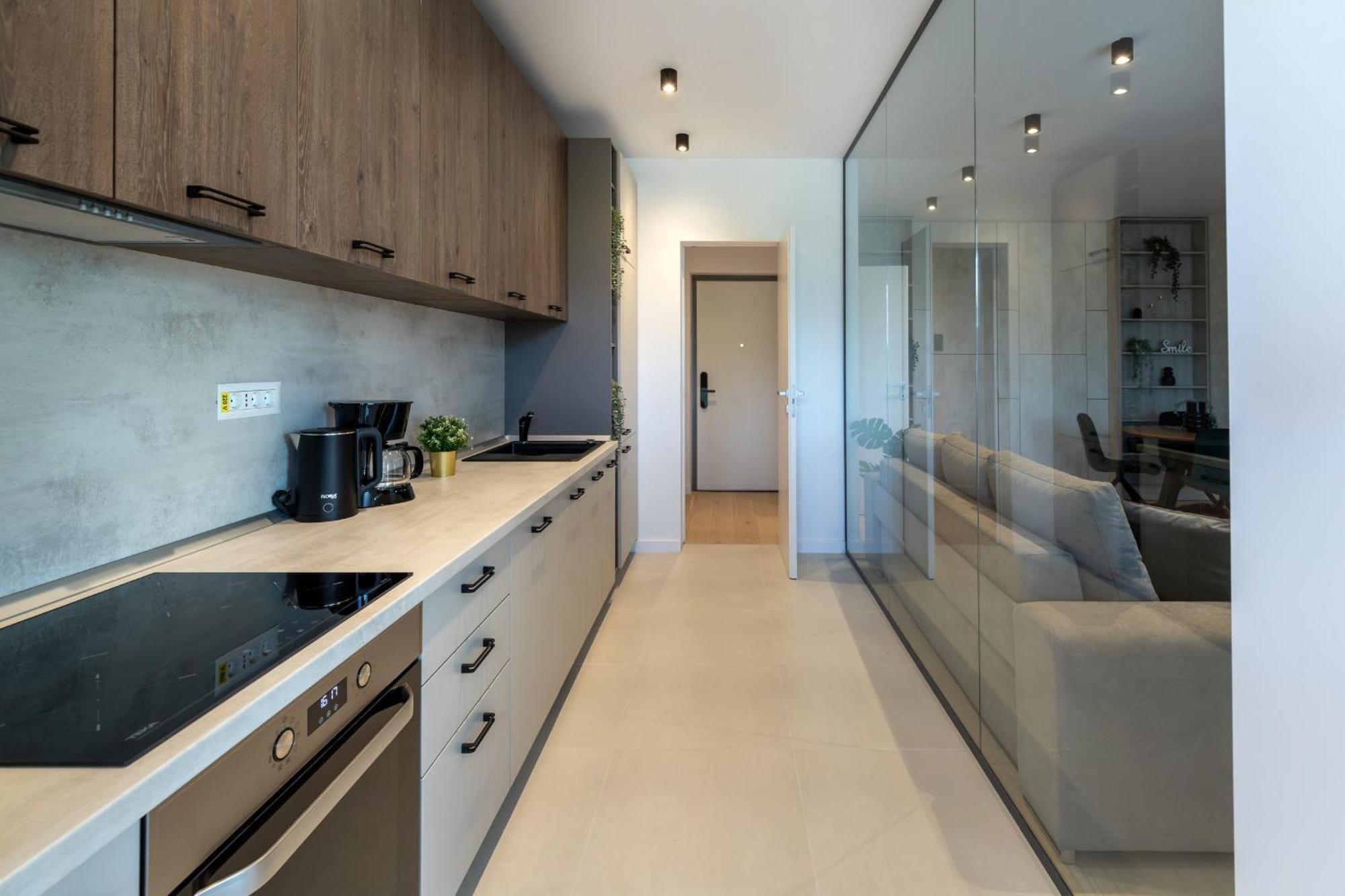 Stylish 1br With Balcony In Vibrant Business Area Apartment Bucharest
