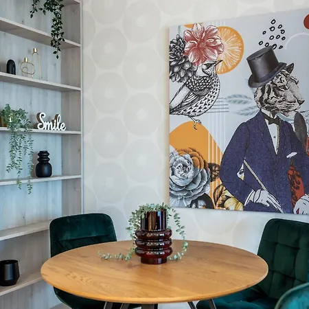 Stylish 1Br Apartment With Balcony In Vibrant Business Area Bucharest Exterior photo
