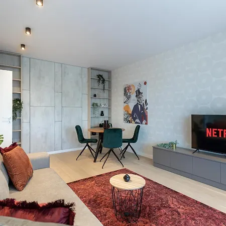 Stylish 1Br Apartment With Balcony In Vibrant Business Area Bucharest Exterior photo