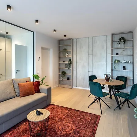Stylish 1Br Apartment With Balcony In Vibrant Business Area Bucharest Exterior photo