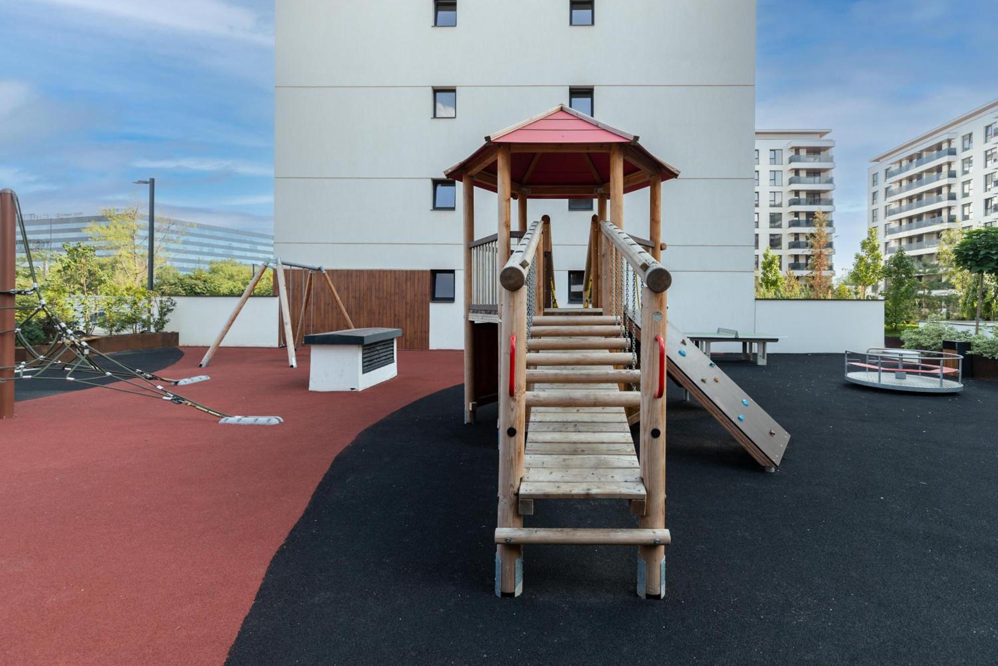 Stylish 1br With Balcony In Vibrant Business Area * 布加勒斯特