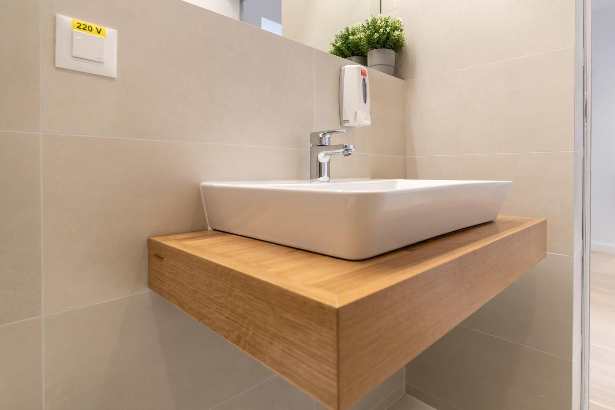 Stylish 1br With Balcony In Vibrant Business Area בוקרשט