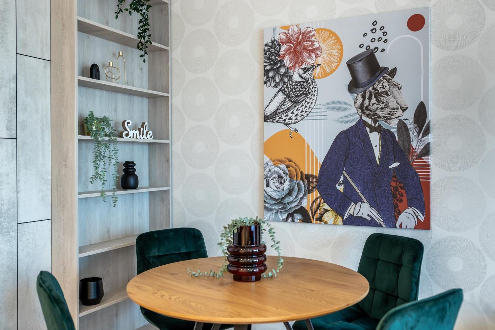 Stylish 1br With Balcony In Vibrant Business Area 公寓 *